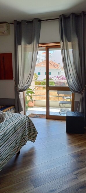 1 bedroom, iron/ironing board, free WiFi, bed sheets - Sun And Beach Caparica (Costa da Caparica)