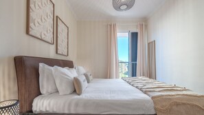 Iron/ironing board, travel cot, free WiFi, bed sheets - Conde Casa Branca by LovelyStay (Funchal)