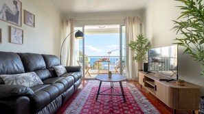 TV - Conde Casa Branca by LovelyStay (Funchal)