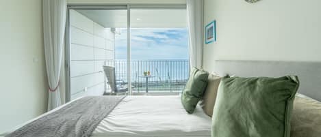 Iron/ironing board, travel cot, free WiFi, bed sheets