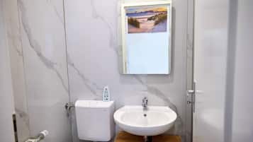 Handtücher, Seife, Toilettenpapier