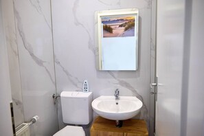 Handtücher, Seife, Toilettenpapier