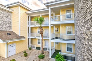 Exterior - Chic Coastal Retreat | Pool & Golf access (Myrtle Beach)