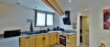 Stovetop, dishwasher, cookware/dishes/utensils