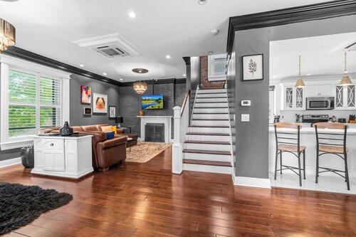 Old Louisville Charm with Modern Amenities - On a Brick-Lined Quaint Street
