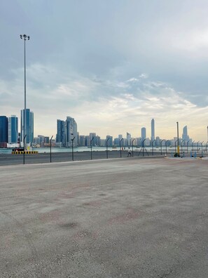 Miscellaneous - Beautiful apartment in welcoming Abu Dhabi with cool AC (Abu Dhabi)
