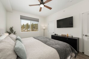 2 bedrooms, WiFi, bed sheets - Cozy Fraser Condo Near Winter Park & Trails (Fraser)