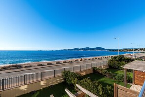 Beach nearby - Strada Agosta - Terrasse vue mer (Albitreccia)