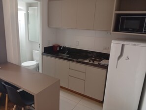 Basic Apartment | Private kitchen - Modern Studio w/ Barbecue Grill Sel1110 (Curitiba)