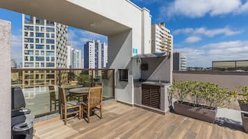 Basic Apartment | Outdoor dining