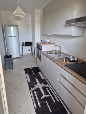 Private kitchen - Family-friendly apartment 5 minutes from the airport. Mirosa Airport Home (Puglia)