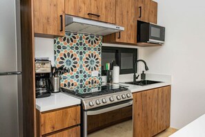 Fridge, microwave, oven, stovetop - Hermoso Depa con vista al Arco (Cabo San Lucas, Los Cabos)