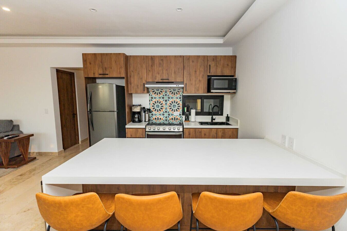 Kylskåp, mikrovågsugn, ugn och spishäll