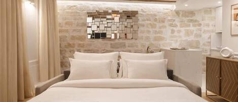 1 Schlafzimmer, Schreibtisch, Bügeleisen/Bügelbrett, Reisekinderbett