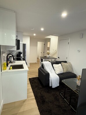 Smart TV - Stylish, Clean & Cozy 1 - Bedroom Suite (Edmonton)