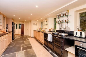 Cookware/dishes/utensils - Ladye Park (Liskeard)