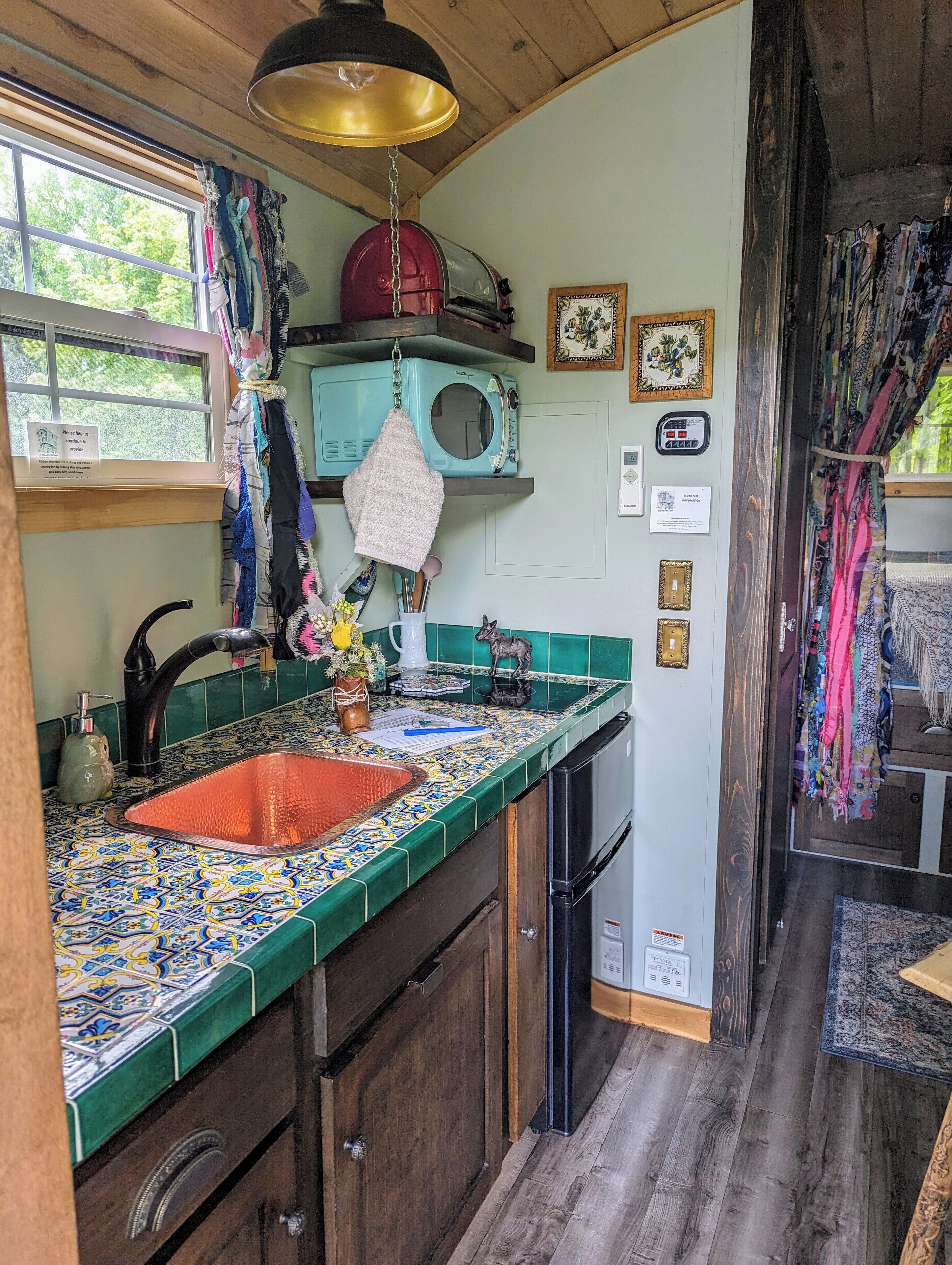 Design Cabin, River View | Dapur peribadi | Pembancuh kopi/teh 