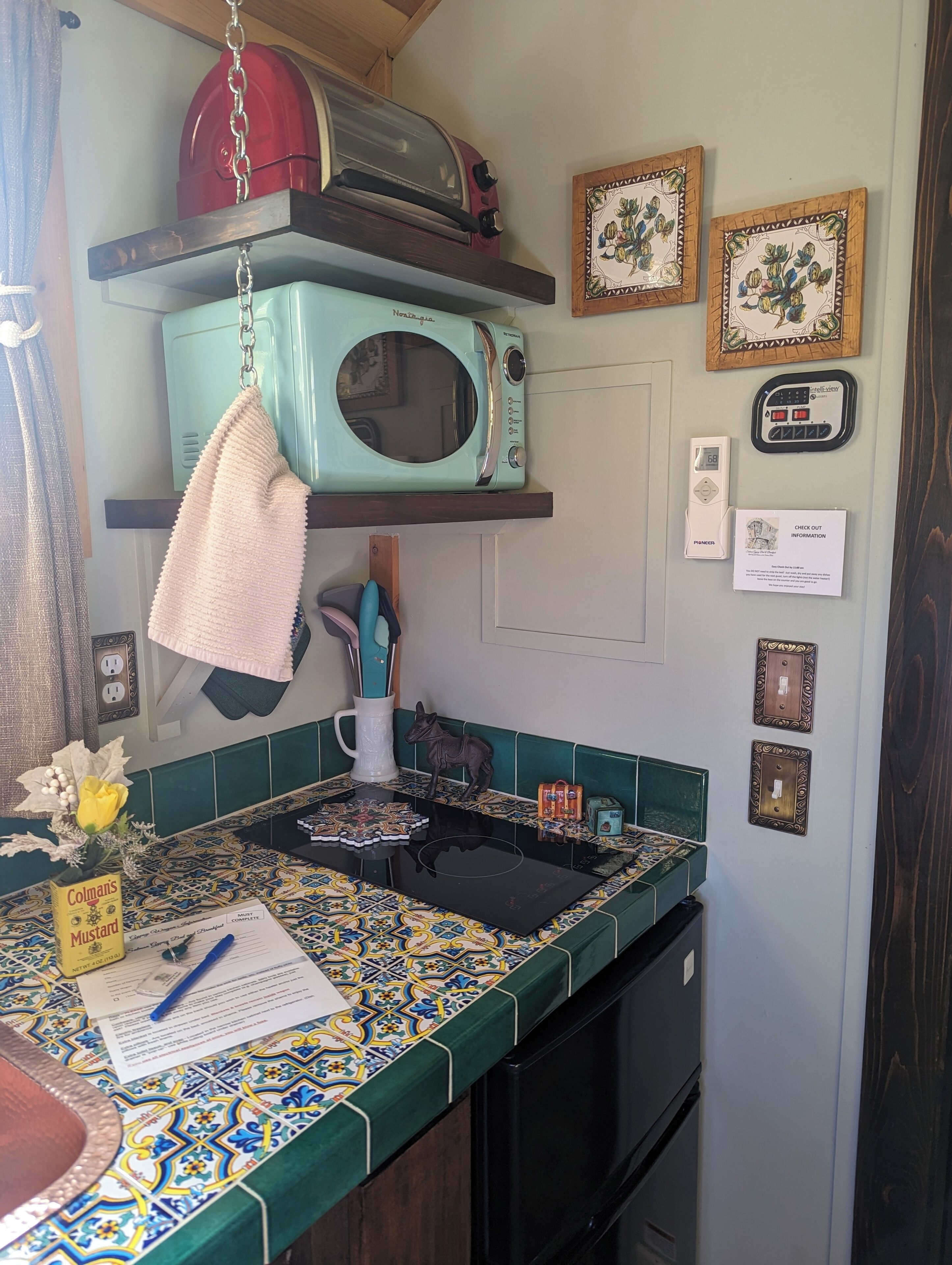 设计小屋, 河景 | 住宿内部