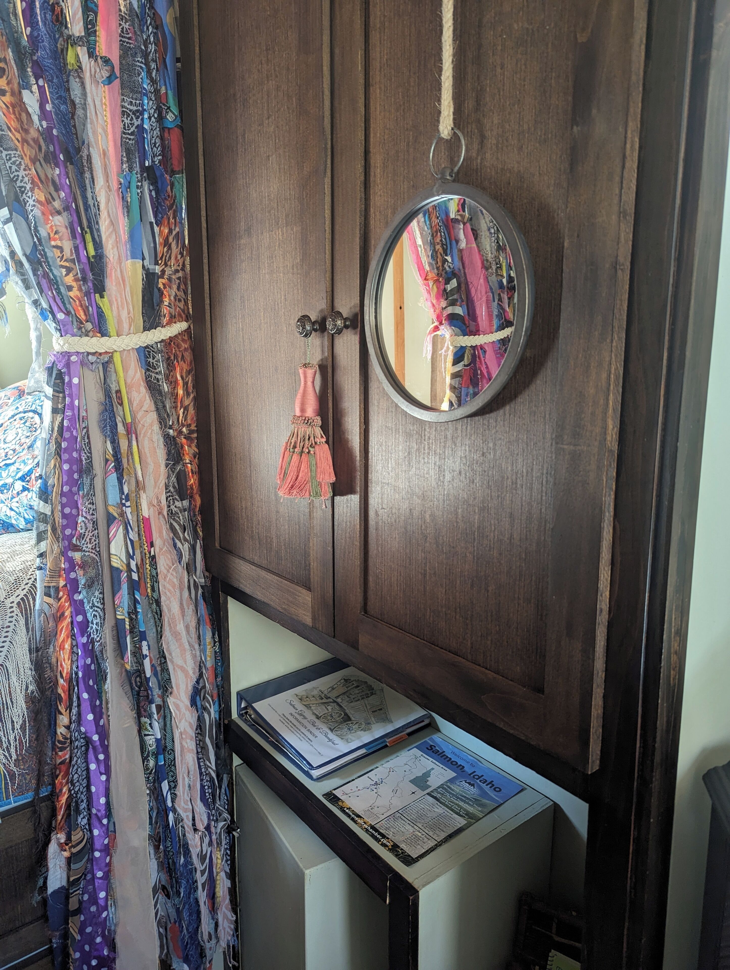 Cabaña de diseñador, vista al río | Interior