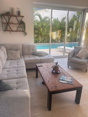 Smart TV - 🌴 Elegant Modern Villa with Private Pool in Playa Encuentro – Cabarete 🌊 (Cabarete)