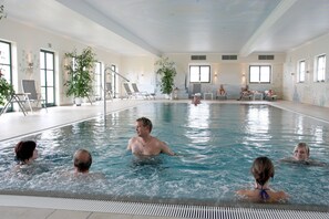 Chalet | Zwembad | Een binnenzwembad en een buitenzwembad