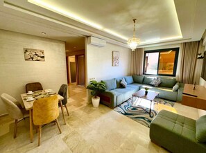 Living area - Gueliz Twin Balcony Apartment F3 (Marrakesh)