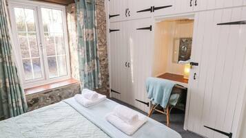 1 kamar tidur dan didekorasi berbeda-beda