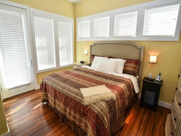 1 bedroom, iron/ironing board, free WiFi, bed sheets - The Oyster Farm Marina: The Jetty (Cape Charles)