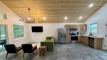 Microonde, forno, piano cottura, lavastoviglie