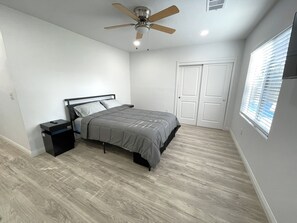 5 多间卧室、熨斗/熨衣板、免费 WiFi、床单