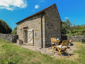 Cottage | Outdoor dining - Little Barn (Leek)
