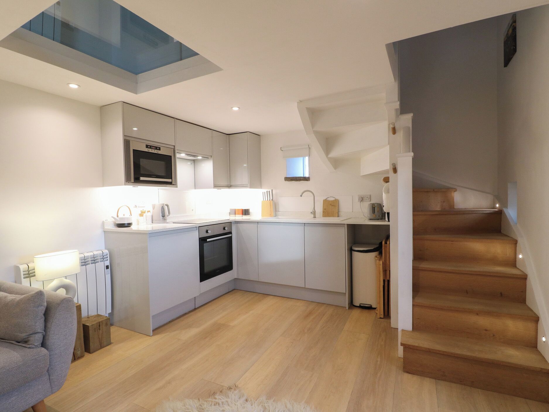 Máy rửa bát, dụng cụ nấu nướng/bát dĩa/dao nĩa 