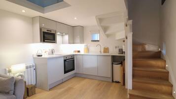 Máy rửa bát, dụng cụ nấu nướng/bát dĩa/dao nĩa