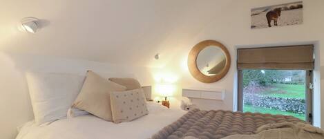 1 phòng ngủ, trang trí khác biệt