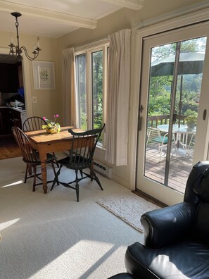 Living area - Cozy 3 BR Quechee Condo for Short or Long Stays in 2026 (Hartford)