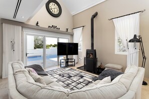 Living area - La Casa Grande - Three Bedroom Villa, Sleeps 6 (Nerja)