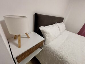 2 chambres, fer et planche à repasser, Wi-Fi gratuit, draps fournis