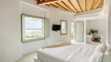 Vila luxo, vários quartos, piscina particular, vista para o mar | Roupas de cama premium, cofres nos quartos, escrivaninha