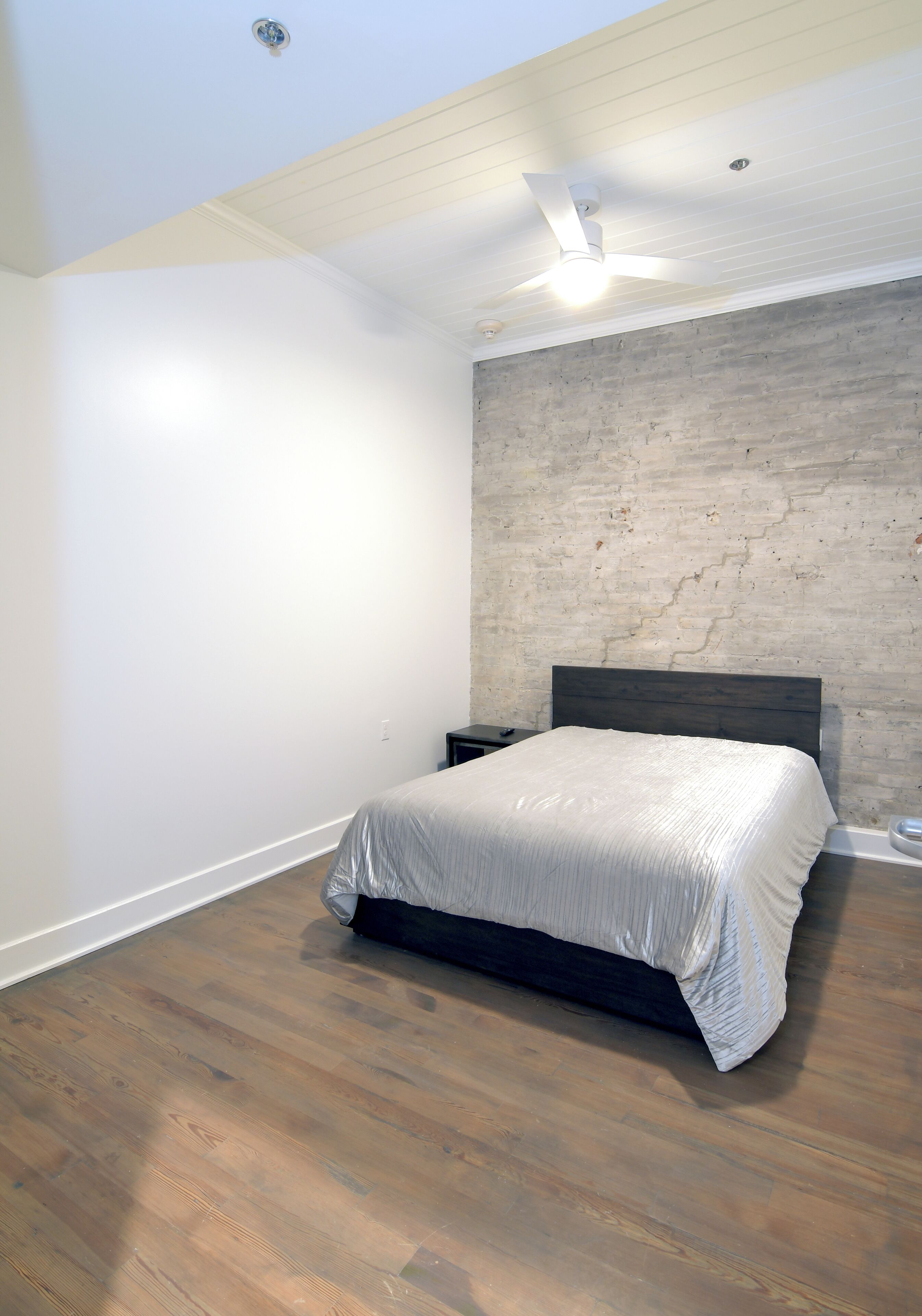 Laptop workspace, blackout drapes, iron/ironing board, free WiFi