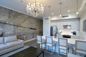 Luxury Suite, City View | Living area - Jimmys on Canal St  (New Orleans)