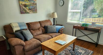 Viola Suite #1 / 1 bed, 1.5 Bath, Pets Welcome!