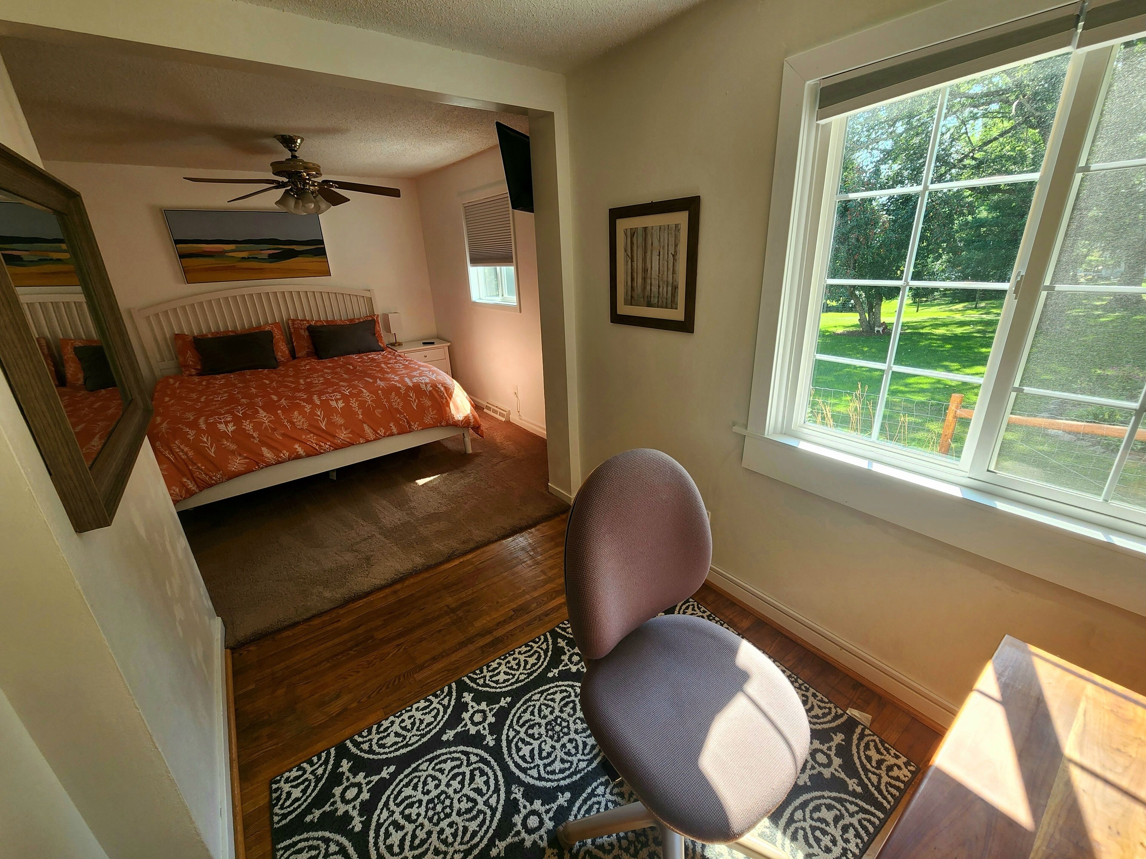 1 bedroom, desk, travel cot, free WiFi