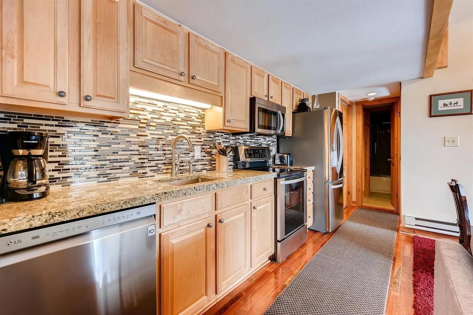 Condo, nhiều giường, quang cảnh núi (Wild Irishman 2 bed 1 and half bath W) | Bếp riêng | Tủ lạnh, lò vi sóng, lò nướng, bếp nấu 