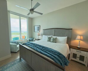 Desk, iron/ironing board, travel cot, WiFi - Sapphire 1001 - By GISO Vacation Rentals (South Padre Island)