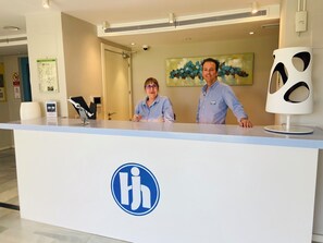 Reception - Apartamentos Los Jazmines (Torremolinos)