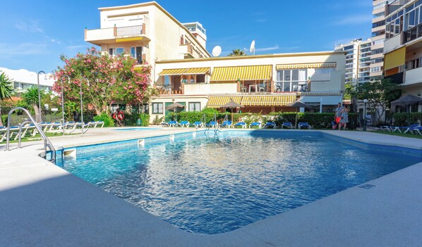 Outdoor pool - Apartamentos Los Jazmines (Torremolinos)