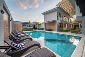 Pool - Casa Havana Jaco – Your Private 17-Bedroom Oasis in the Heart of Jaco Beach (Puntarenas Province)