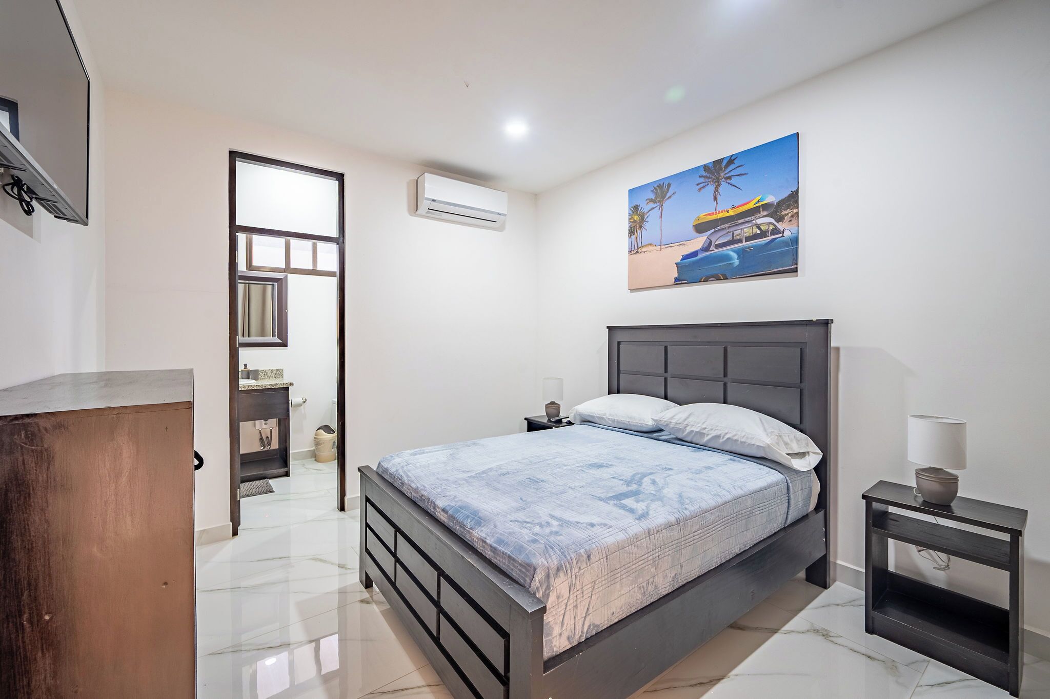 17 bedrooms, in-room safe, bed sheets