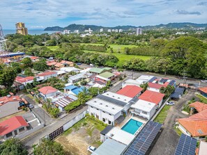 Exterior - Casa Havana Jaco – Your Private 17-Bedroom Oasis in the Heart of Jaco Beach (Puntarenas Province)