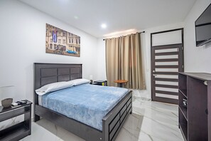 17 bedrooms, in-room safe, bed sheets - Casa Havana Jaco – Your Private 17-Bedroom Oasis in the Heart of Jaco Beach (Puntarenas Province)